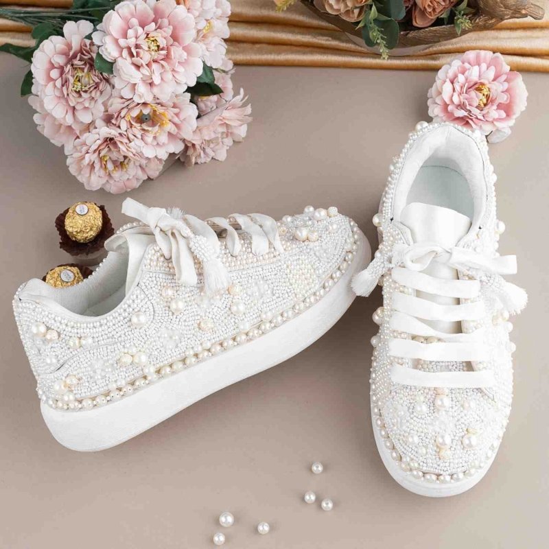 BESPOKE BRIDAL SNEAKERS Zuruj